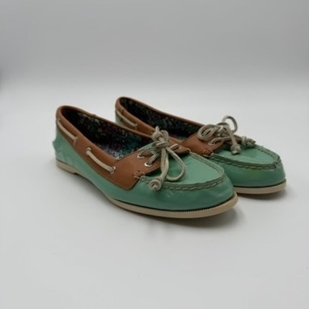 Sperry Boat Shoes Womens 7.5 Seafoam Green Tan Patent Leather Floral Good Preppy